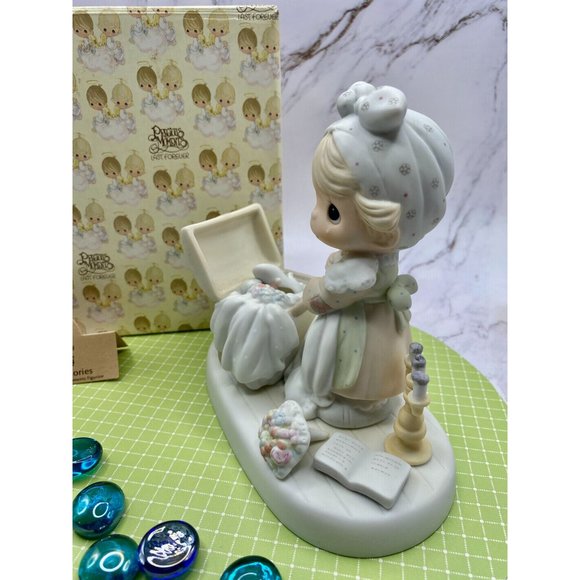 Precious Moments "Precious Memories" E-2828, Enesco, 1983, so cute. - Picture 9 of 12